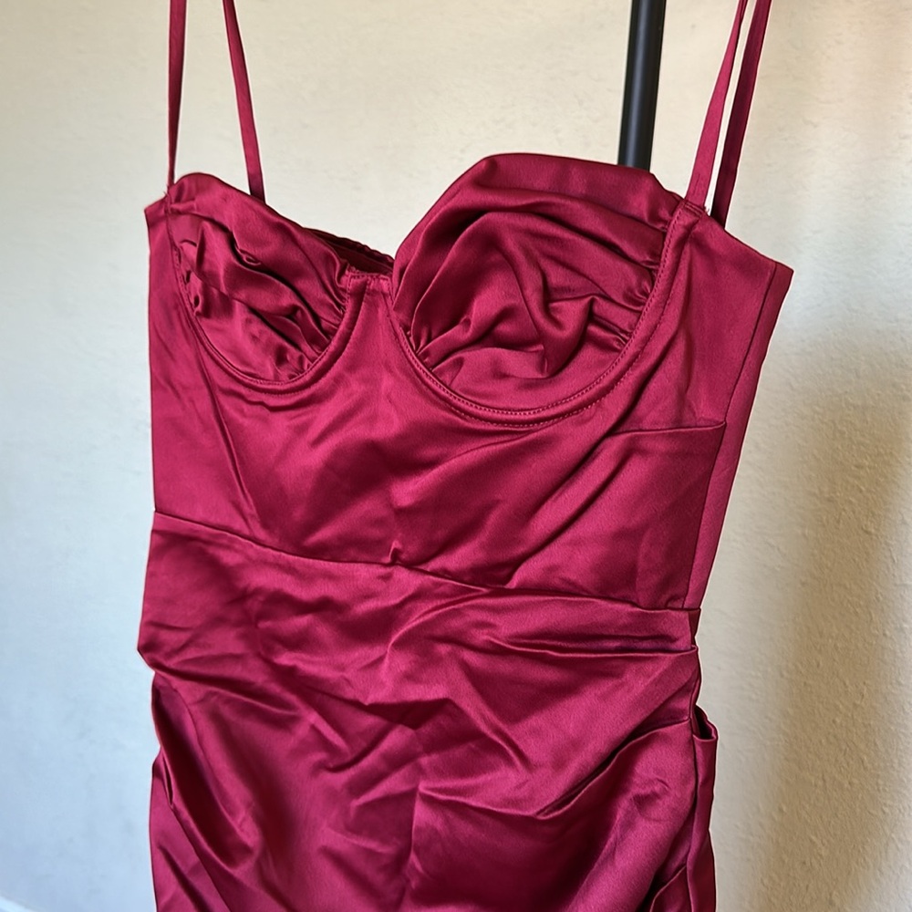 Elegant Burgundy Satin Dress - Picture 6 of 11